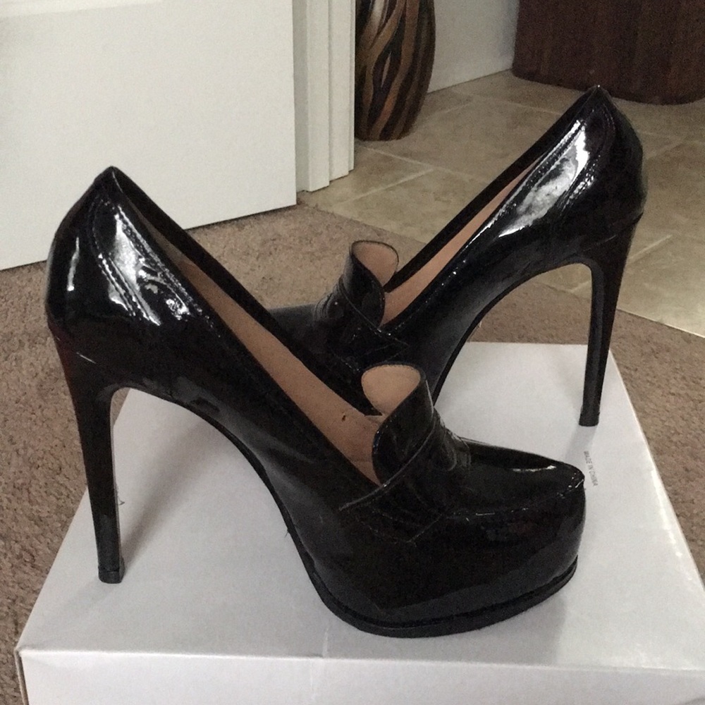 Pour la Victoire Platform Loafer Heels Patent 6.5